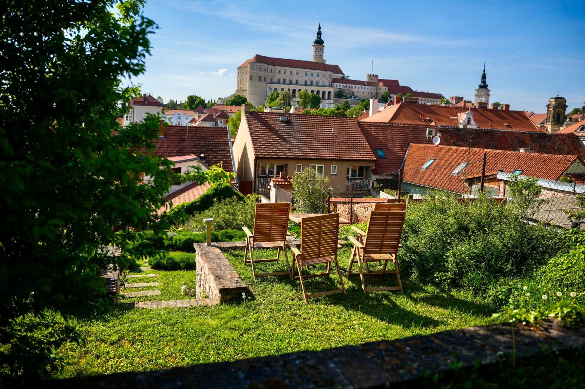 Pension Sebastian Mikulov Esterno foto