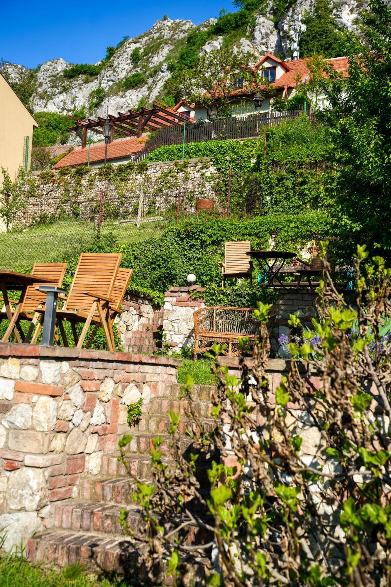 Pension Sebastian Mikulov Esterno foto